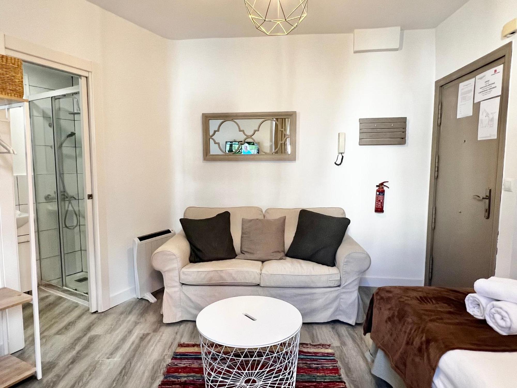 Estudio Puerta Cerrada Apartment Madrid Luaran gambar
