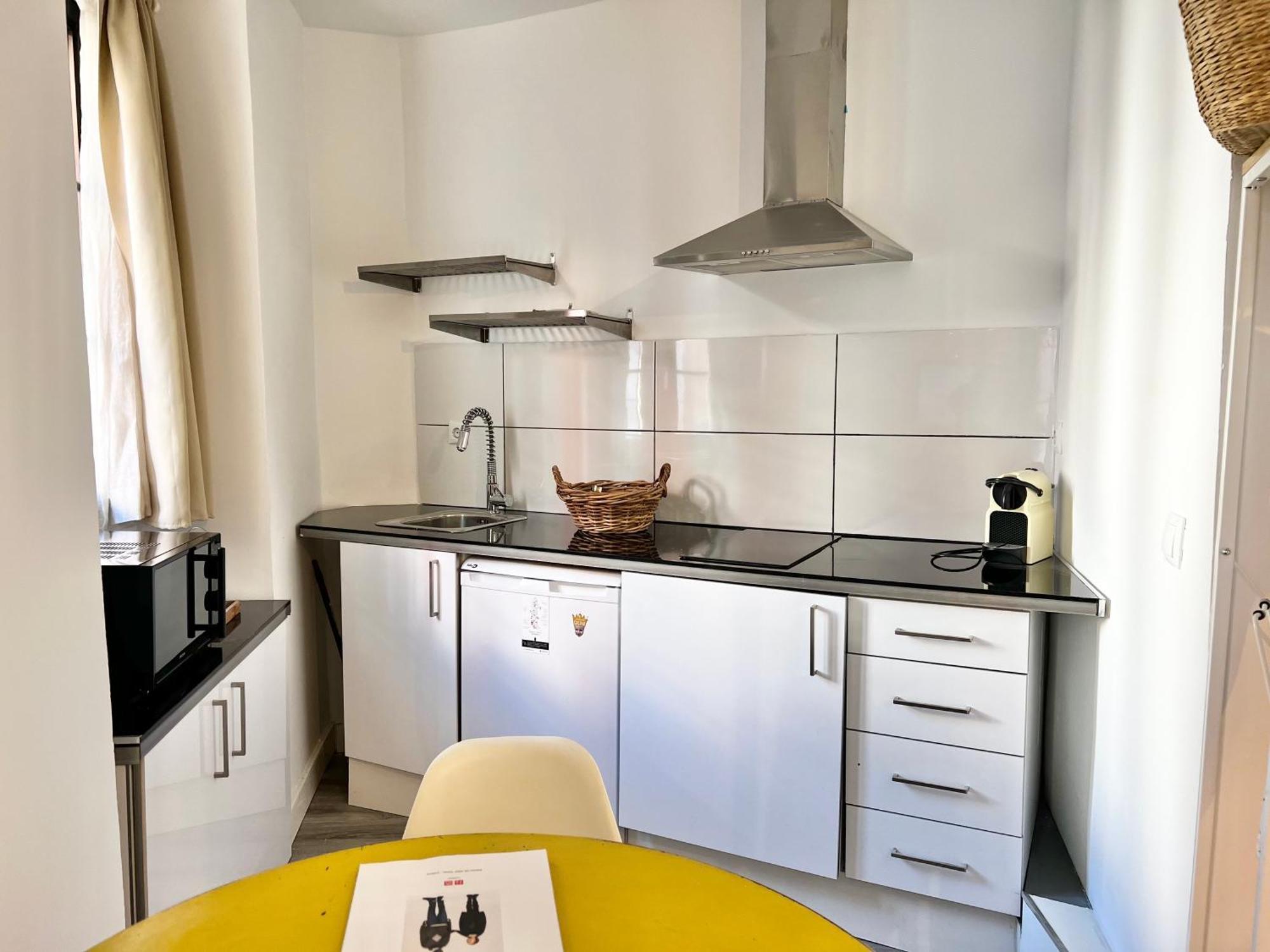 Estudio Puerta Cerrada Apartment Madrid Luaran gambar