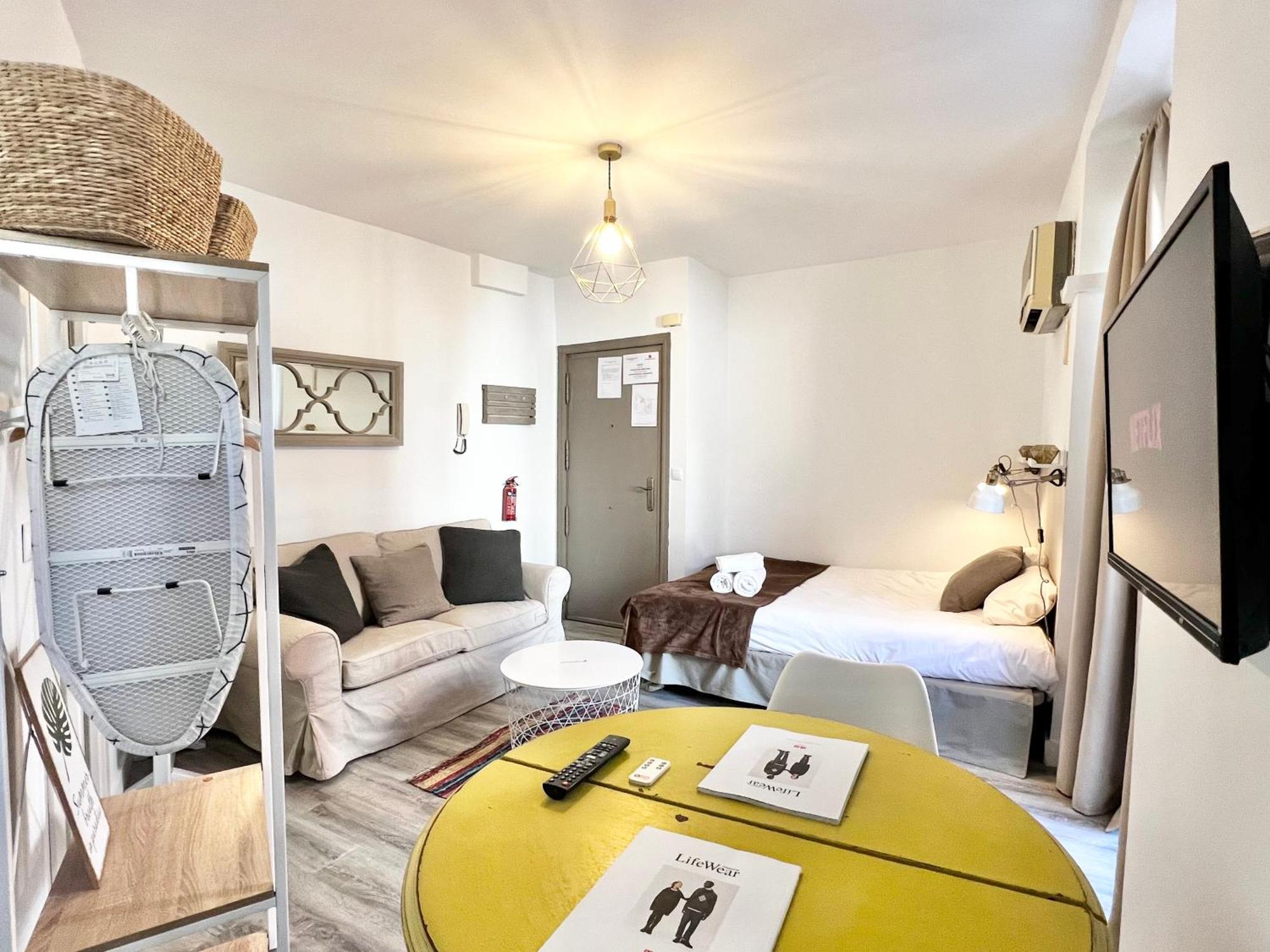 Estudio Puerta Cerrada Apartment Madrid Luaran gambar