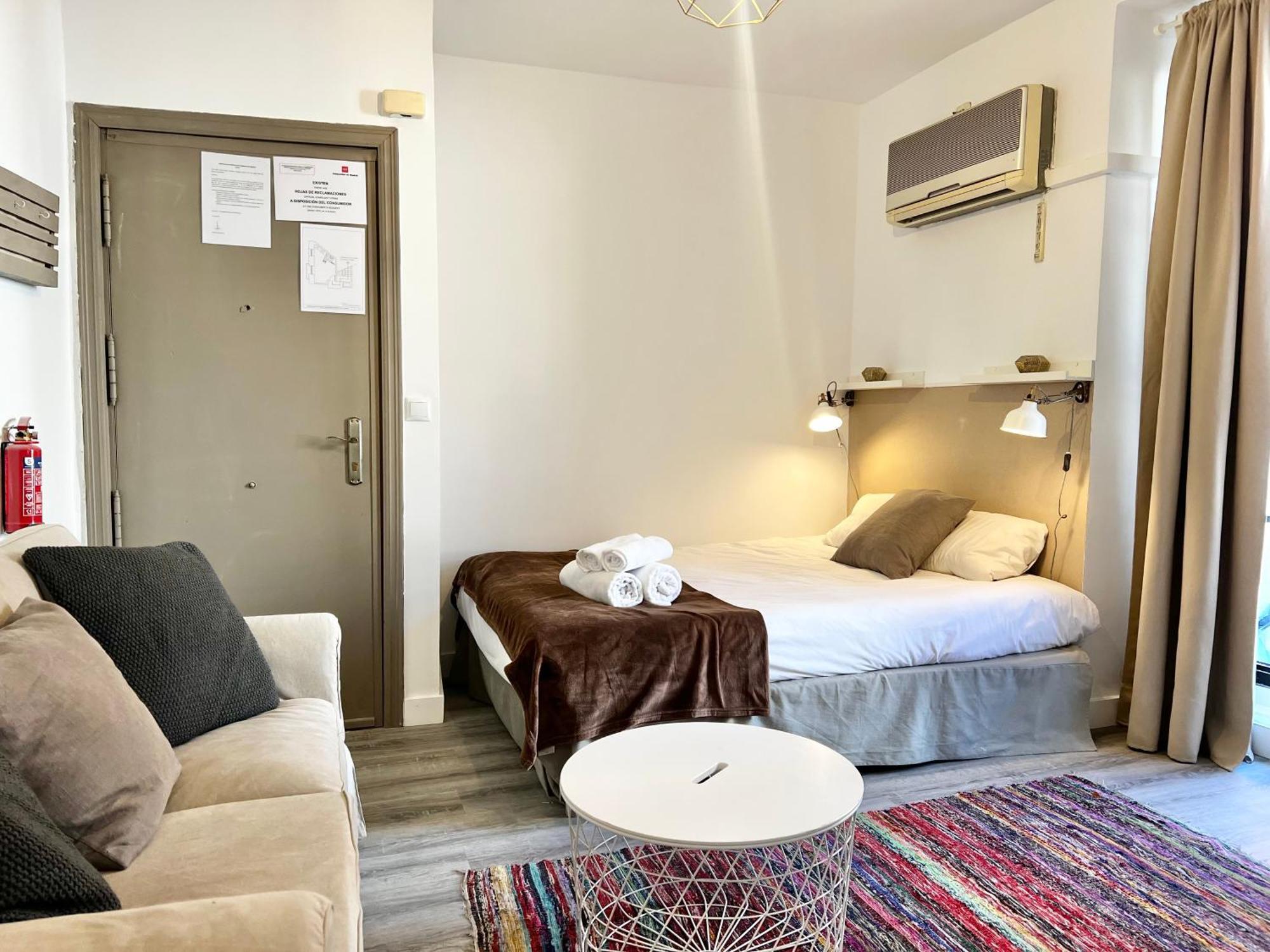 Estudio Puerta Cerrada Apartment Madrid Luaran gambar